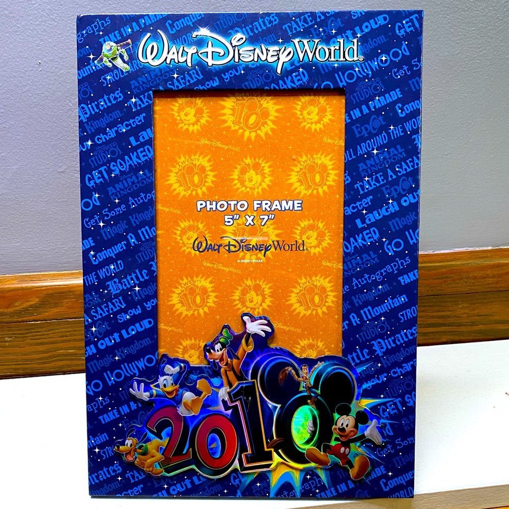 NEW 2010 Walt Disney World Mickey House Magic Kingdom Photo Frame 5x7
